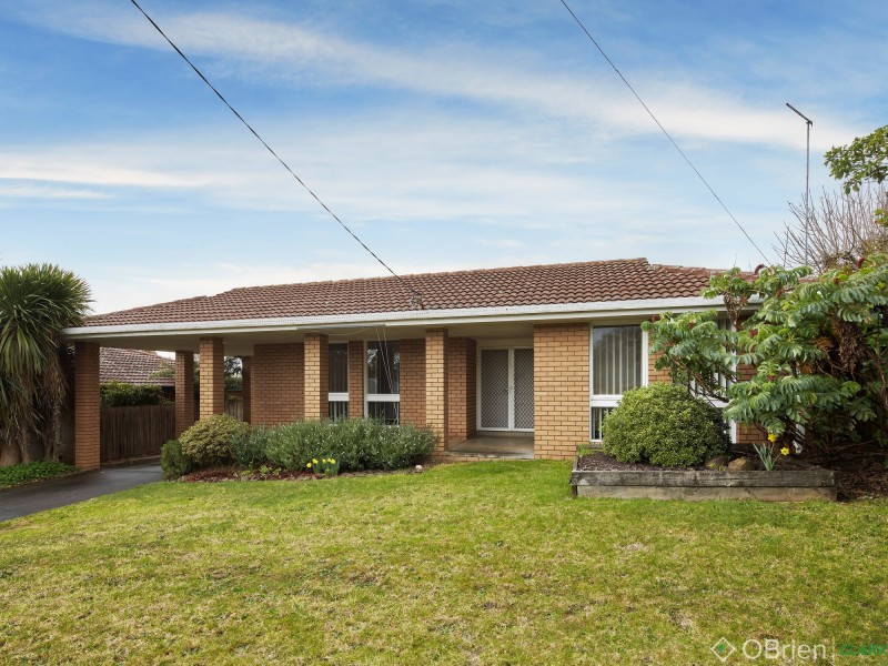 2 Charles Street, Drouin VIC 3818