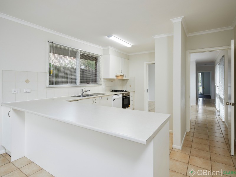 2 Charles Street, Drouin VIC 3818