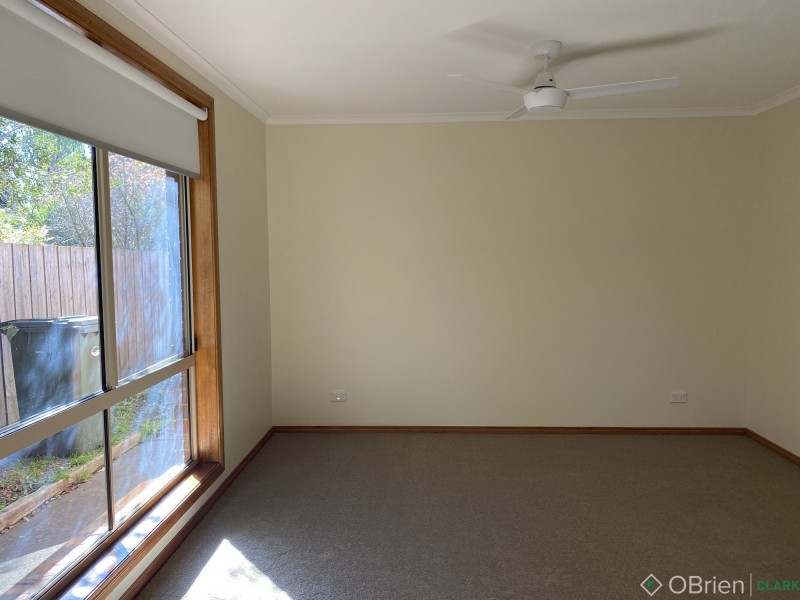 11/3 Gumleaf Place, Drouin VIC 3818