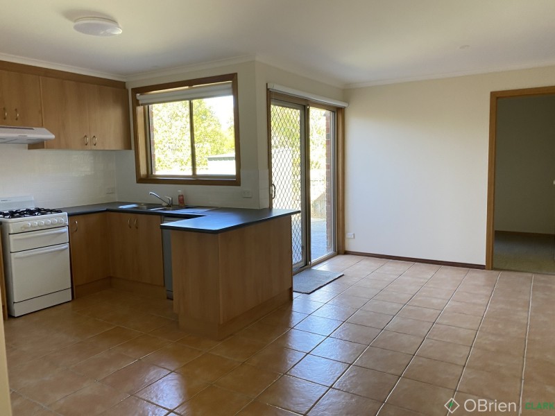 11/3 Gumleaf Place, Drouin VIC 3818