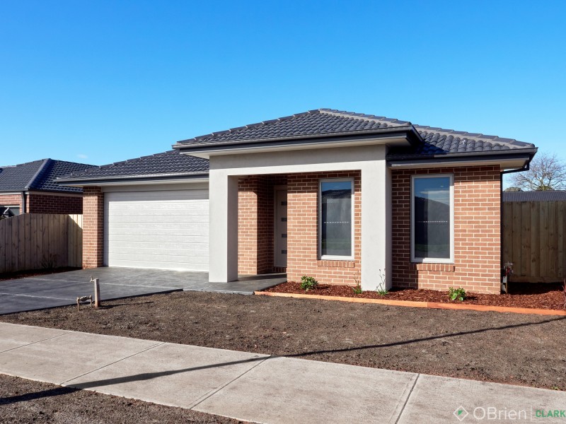25 Byron Drive, Drouin VIC 3818
