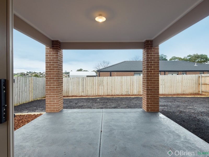 25 Byron Drive, Drouin VIC 3818