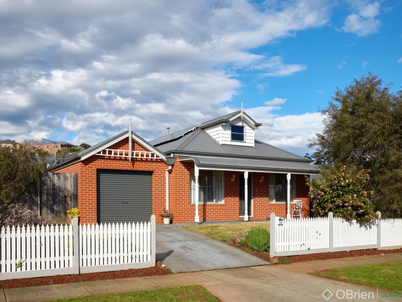 26 Clifford Drive, Drouin VIC 3818