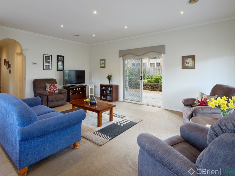 26 Clifford Drive, Drouin VIC 3818