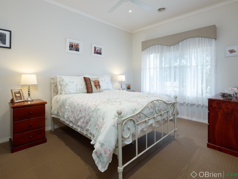 26 Clifford Drive, Drouin VIC 3818