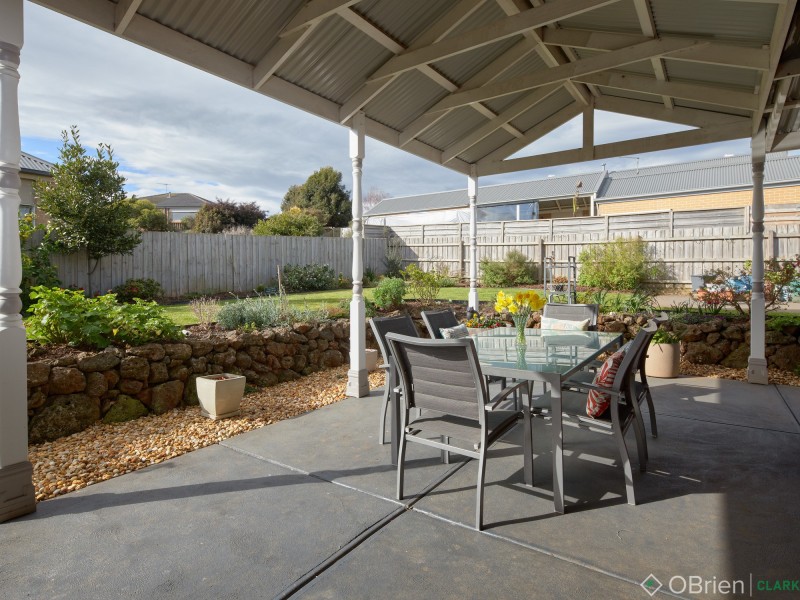 26 Clifford Drive, Drouin VIC 3818