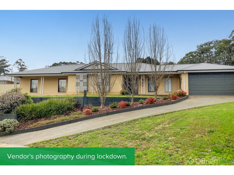 7 Valleyview Grove, Drouin VIC 3818
