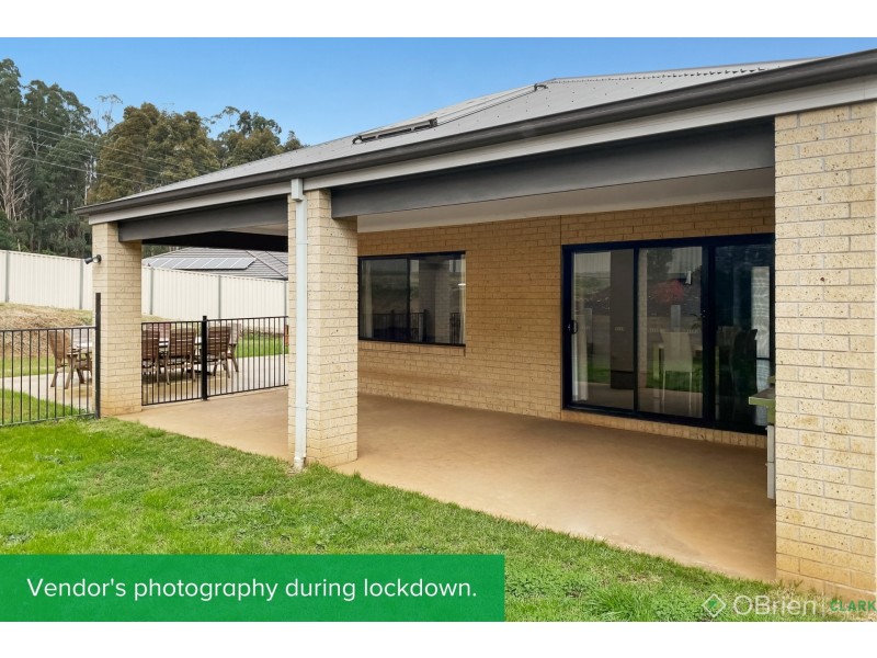7 Valleyview Grove, Drouin VIC 3818