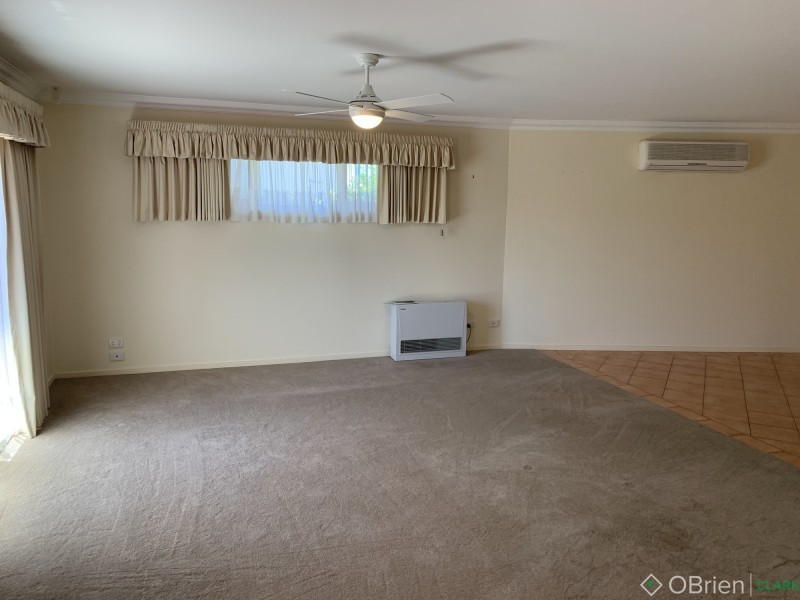 9 Rees Close, Drouin VIC 3818