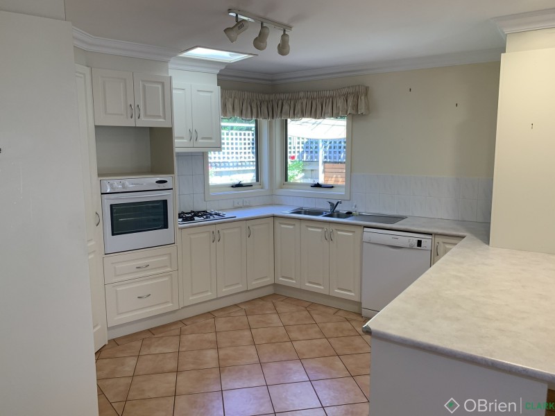 9 Rees Close, Drouin VIC 3818