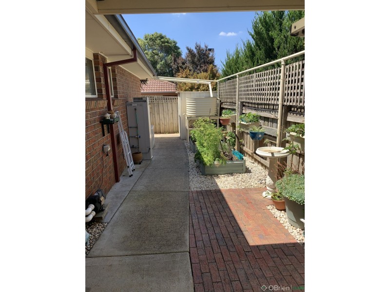 9 Rees Close, Drouin VIC 3818