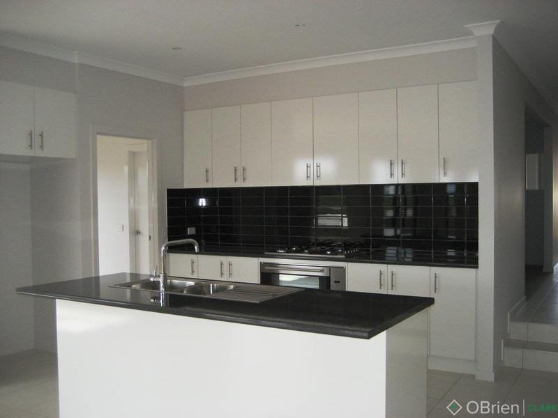 12 Paulan Court, Warragul VIC 3820