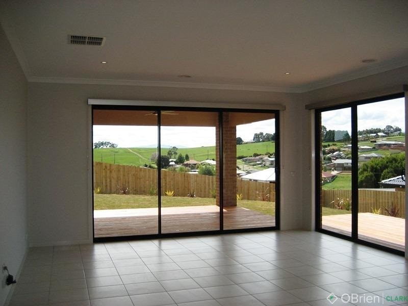 12 Paulan Court, Warragul VIC 3820