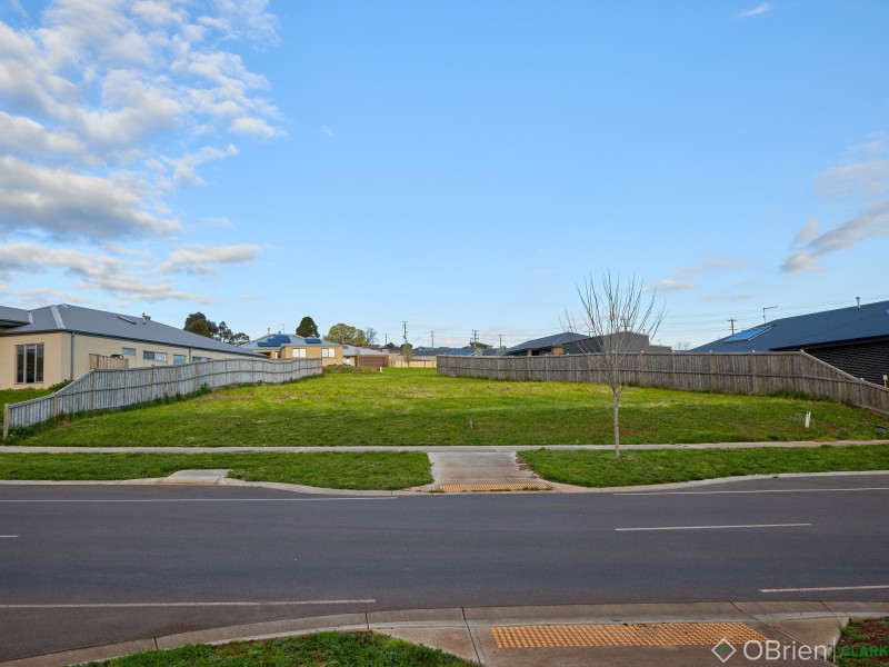 10 Emberwood Road, Warragul VIC 3820