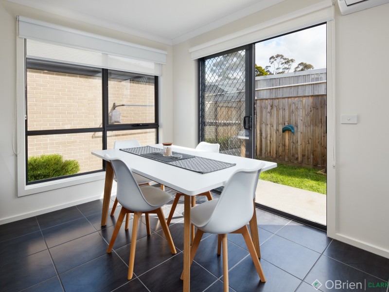 11/98 Lampard Road, Drouin VIC 3818