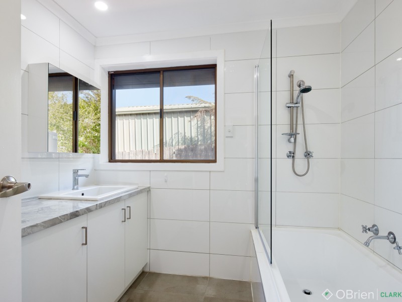 2/1-3 Longwarry Road, Drouin VIC 3818
