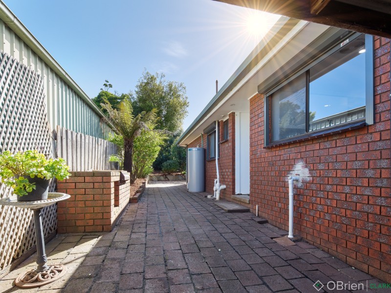2/1-3 Longwarry Road, Drouin VIC 3818