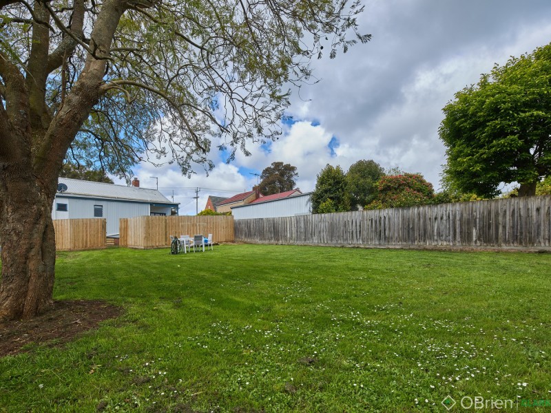 2/14 Church Street, Drouin VIC 3818