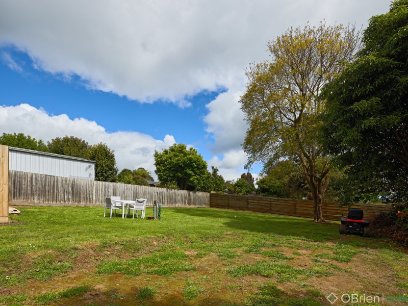 2/14 Church Street, Drouin VIC 3818