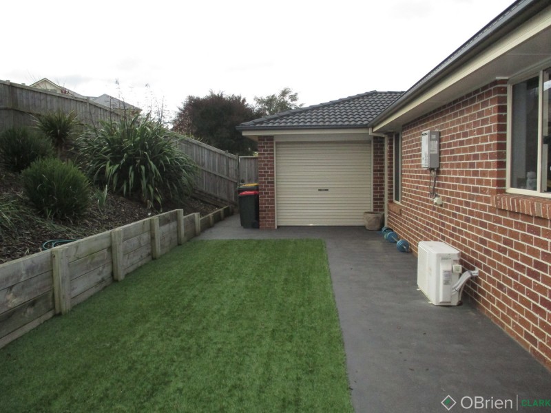 20 Monica Drive, Drouin VIC 3818