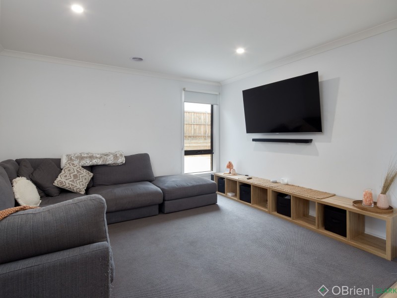 14 Thames Avenue, Drouin VIC 3818