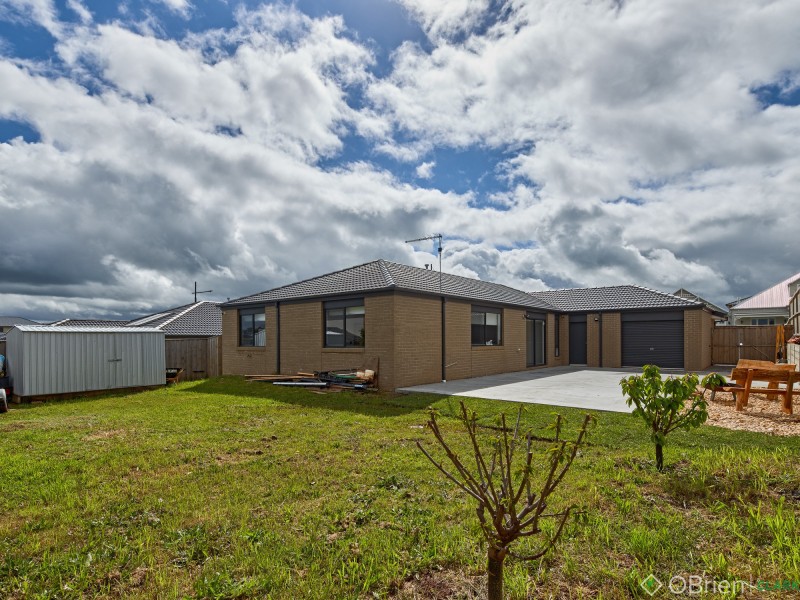 14 Thames Avenue, Drouin VIC 3818