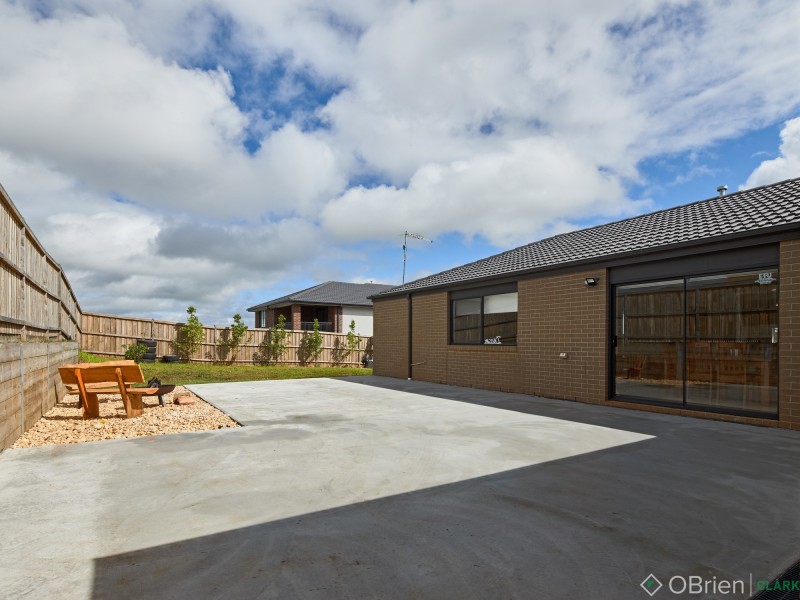14 Thames Avenue, Drouin VIC 3818