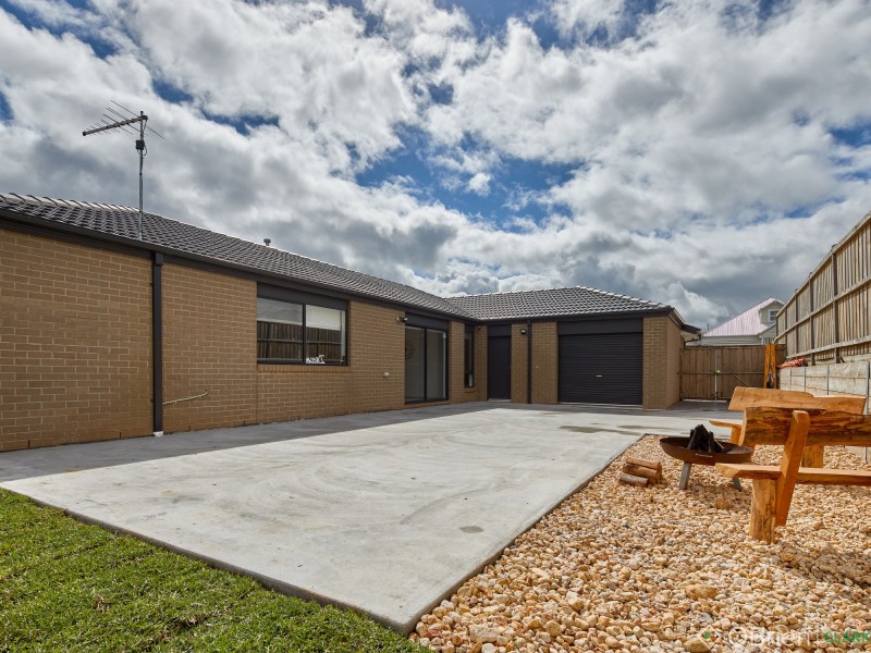 14 Thames Avenue, Drouin VIC 3818