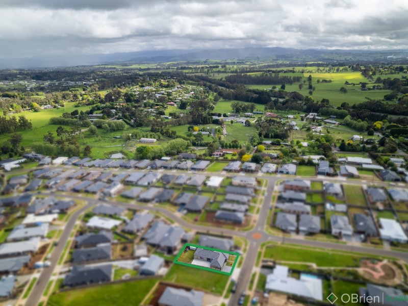 14 Thames Avenue, Drouin VIC 3818