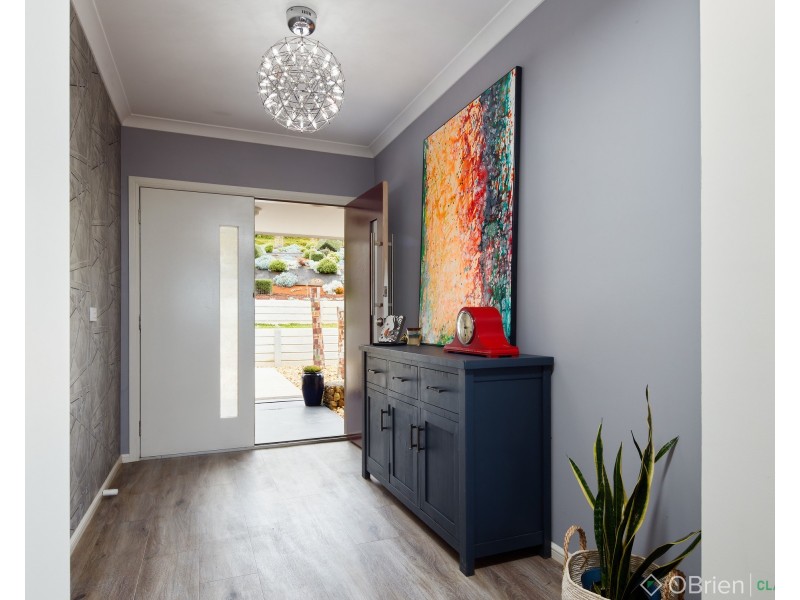 14 Emerald Drive, Warragul VIC 3820