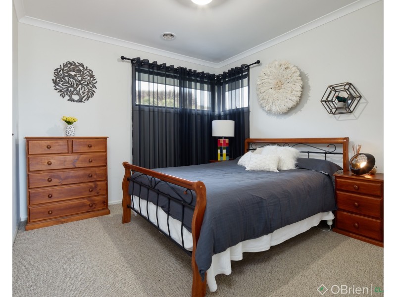 14 Emerald Drive, Warragul VIC 3820
