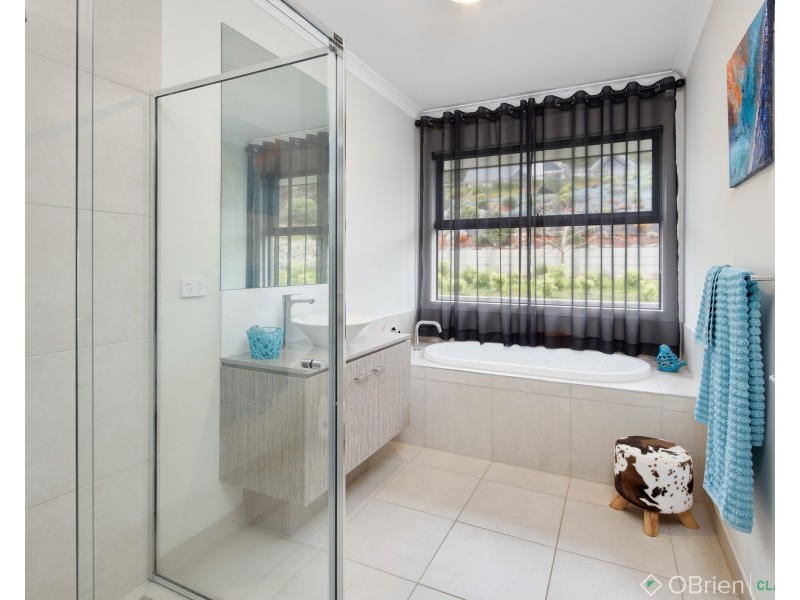 14 Emerald Drive, Warragul VIC 3820