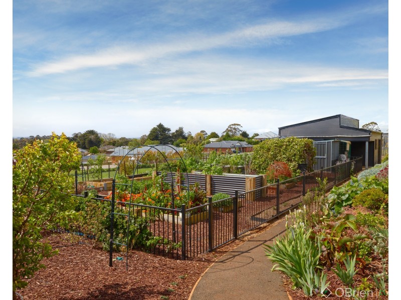 14 Emerald Drive, Warragul VIC 3820