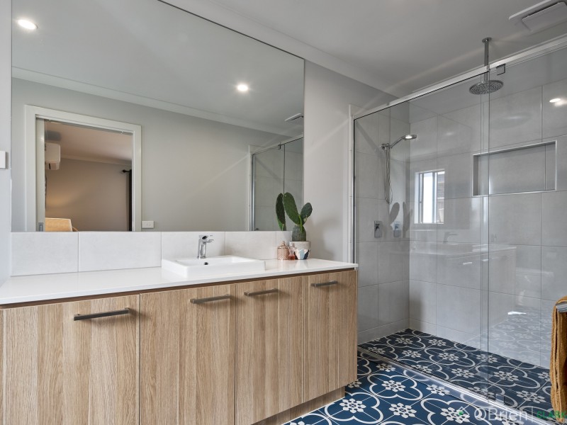 13 Streeton Drive, Warragul VIC 3820