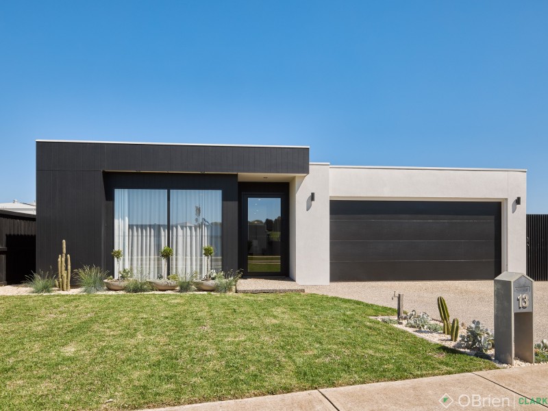 13 Peppercorn Crescent, Warragul VIC 3820
