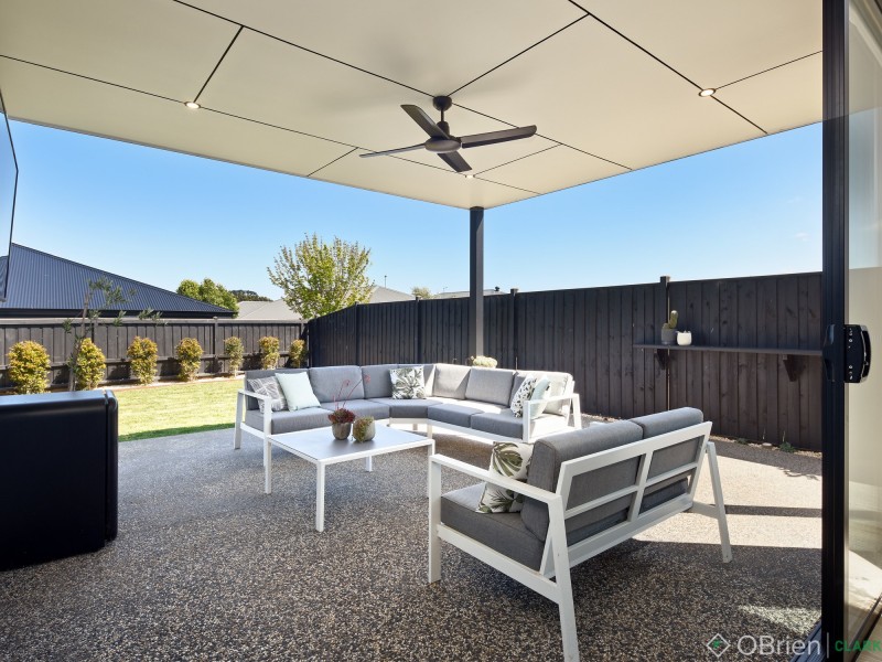13 Peppercorn Crescent, Warragul VIC 3820