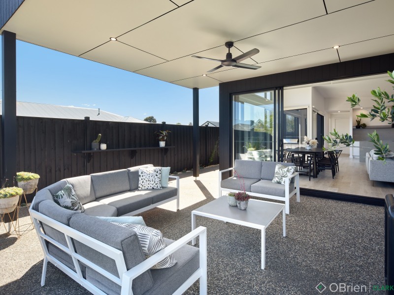13 Peppercorn Crescent, Warragul VIC 3820
