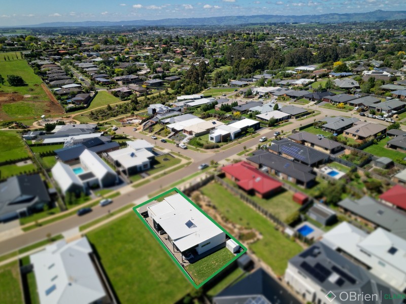 13 Peppercorn Crescent, Warragul VIC 3820