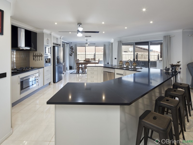 32 Kensington Square, Drouin VIC 3818