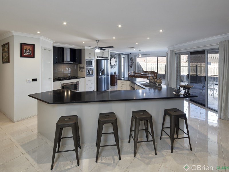 32 Kensington Square, Drouin VIC 3818