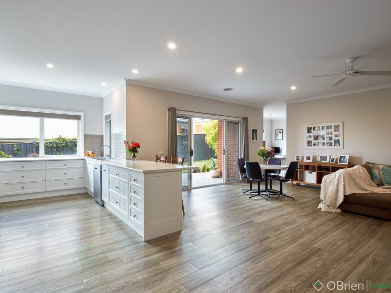 6 Terracini Court, Drouin VIC 3818