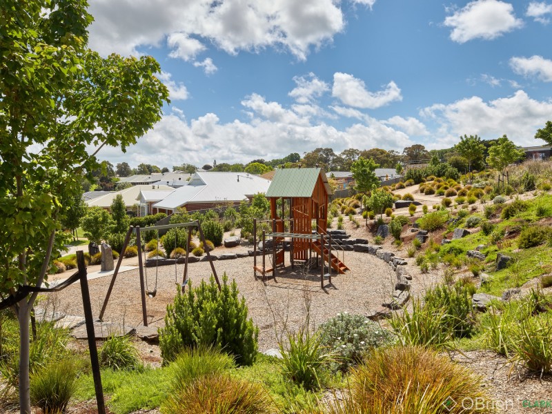 6 Terracini Court, Drouin VIC 3818