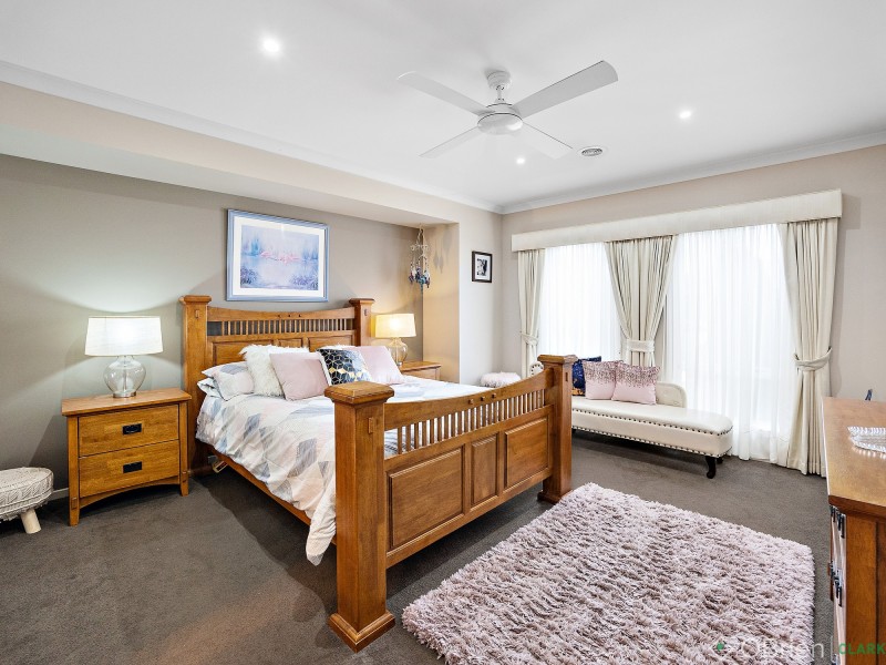 21 Arapiles Drive, Moe VIC 3825