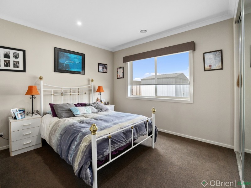 21 Arapiles Drive, Moe VIC 3825