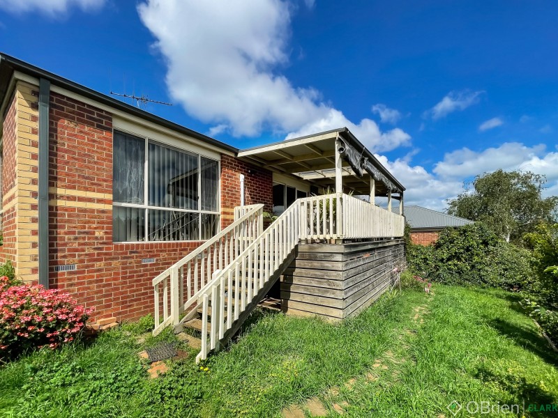 4 County Drive, Drouin VIC 3818