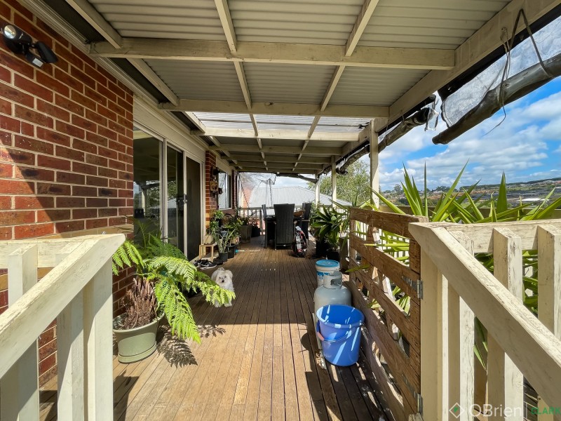 4 County Drive, Drouin VIC 3818