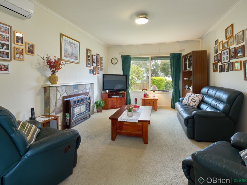 24 Fairchild Street, Drouin VIC 3818
