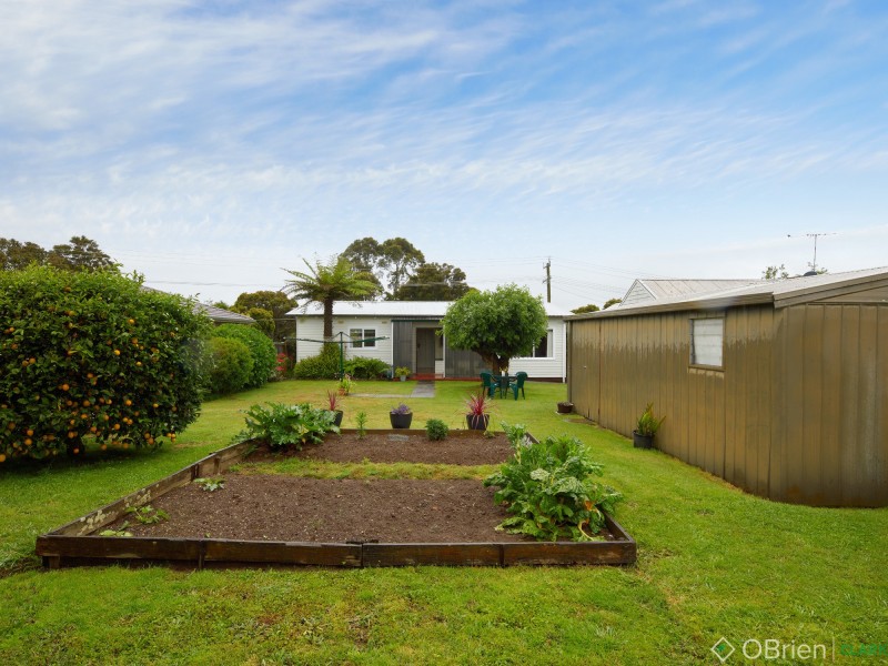 24 Fairchild Street, Drouin VIC 3818