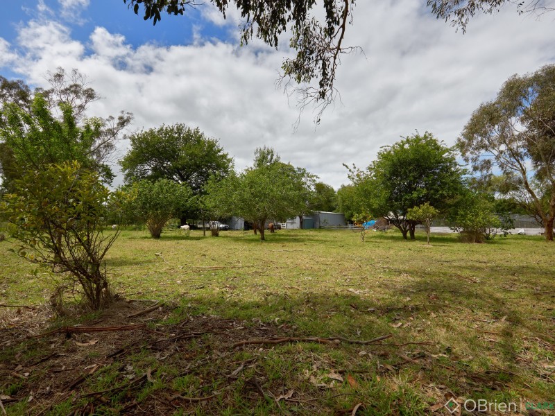 675 Clifton Road, Athlone VIC 3818