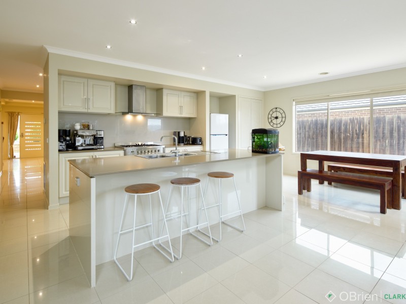 66 Cook Street, Drouin VIC 3818